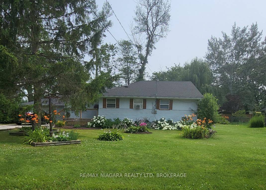 Welcome to this charming bungalow nestled on a spacious 105 ft x 125 ft lot in the sought after Thunder Bay area of Ridgeway.