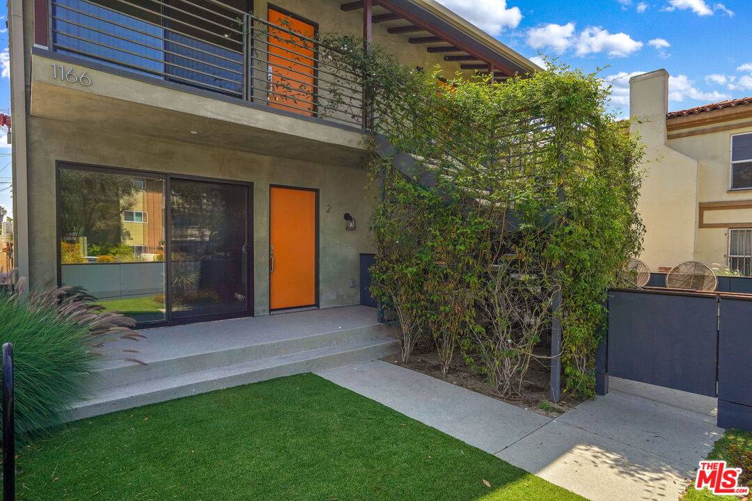 1166  S Cochran Ave 2BR La