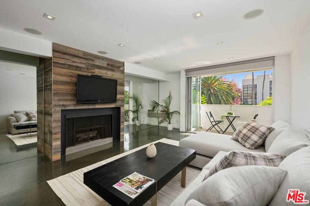 11645   Montana Ave 1BR Brentwood La