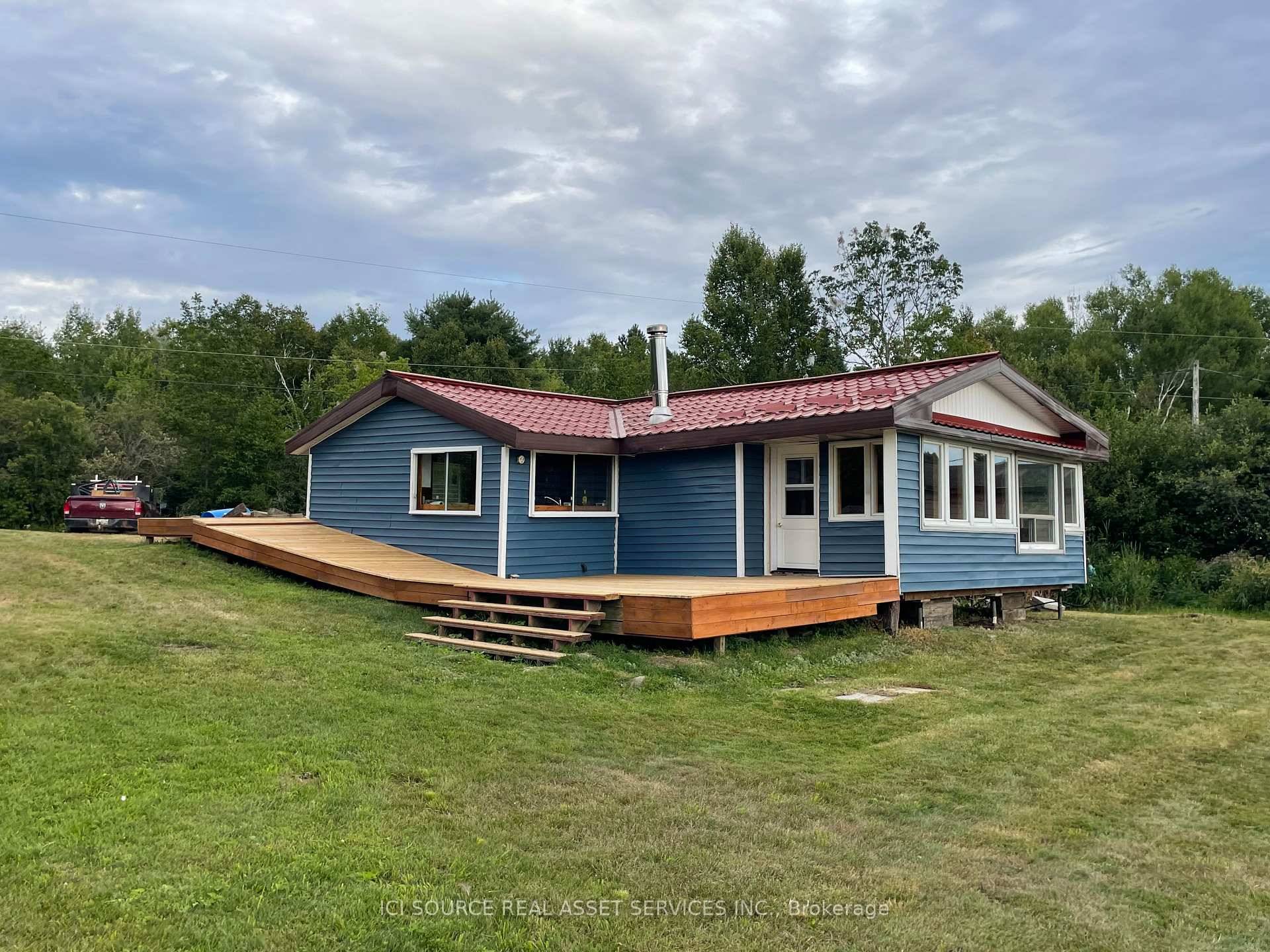 3 Bedroom Waterfront Cottage French River Area.