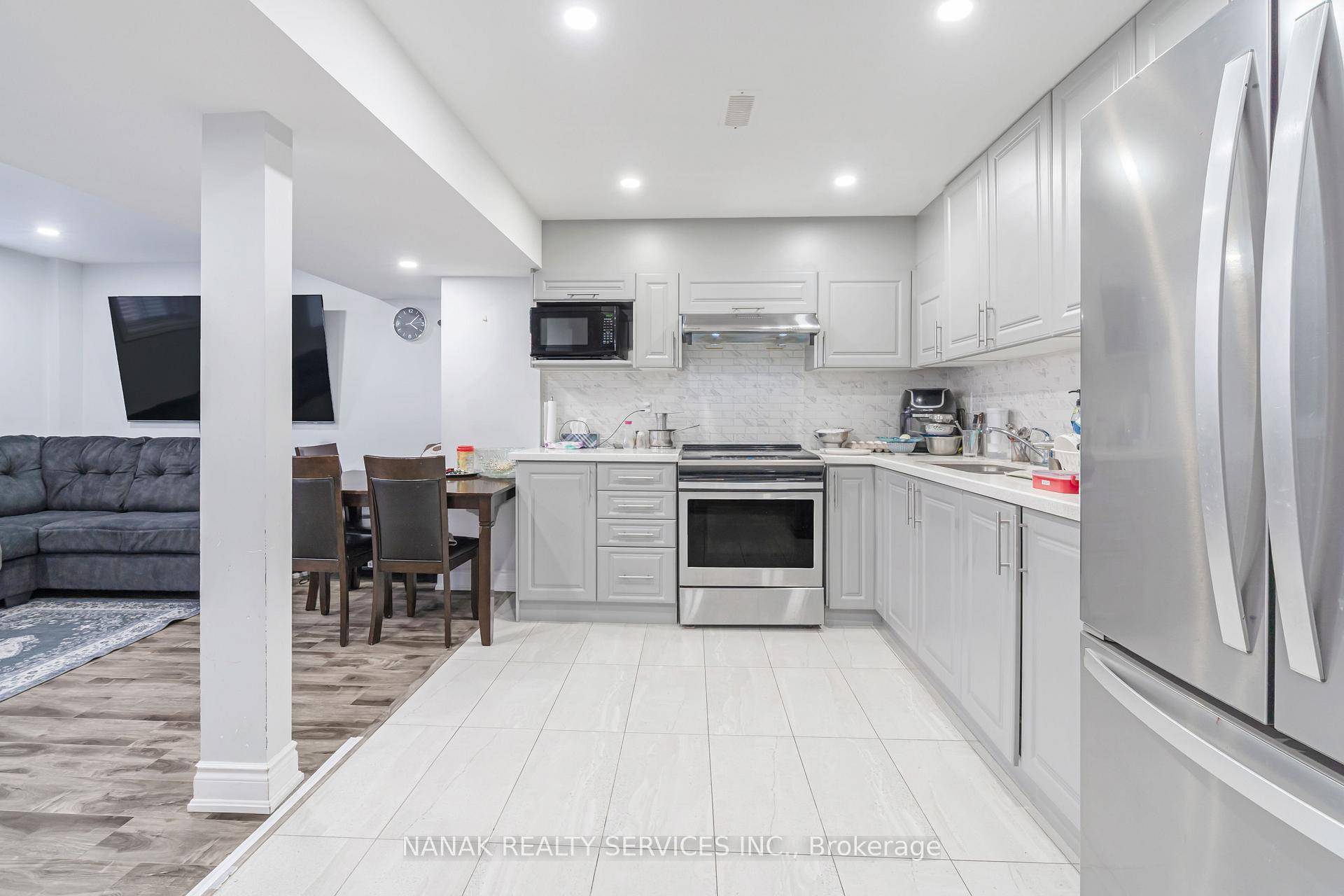 Legal Basement Apartment Very Spacious 2 Bedrooms with one Bathroom.