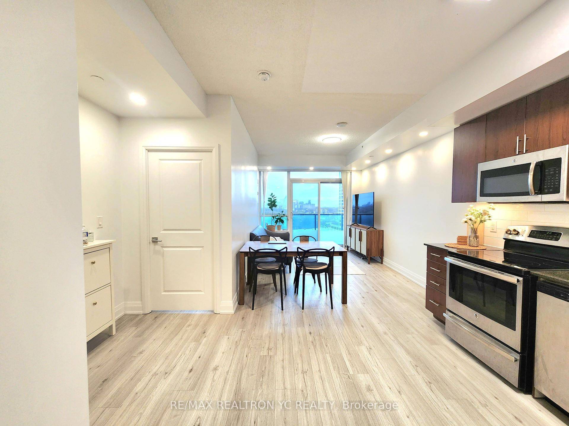 Upgraded, Modern, Functional 1 Bedroom Plus Den Unit With A Large Walk In Closet In PrimaryBedroom.