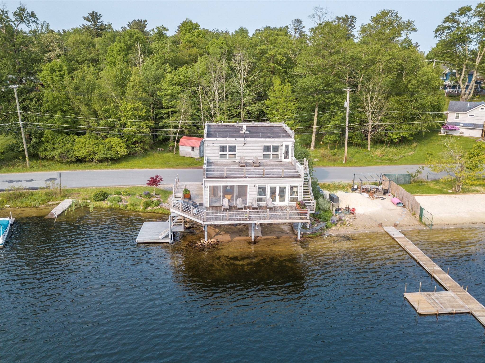 Welcome home to the lake.