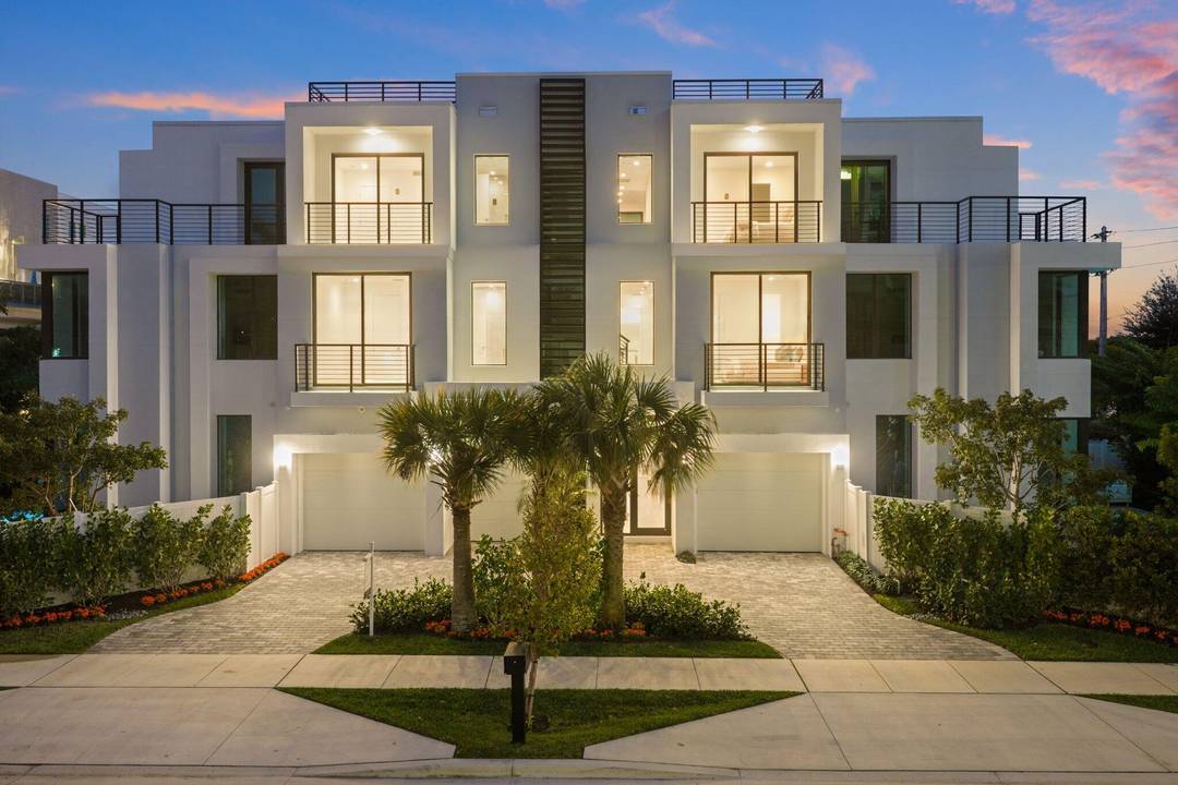 Just Completed Brand New Luxury Townhome in the Heart of Downtown Delray Beach Newly Staged Presenting a truly rare offering a newly completed luxury townhome and the largest residence in ...