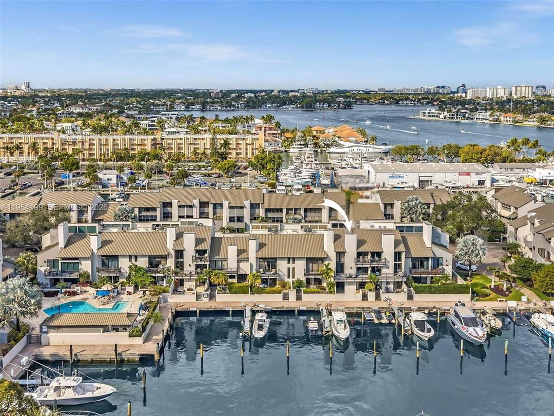 Less than five minutes from your dock to the ocean !