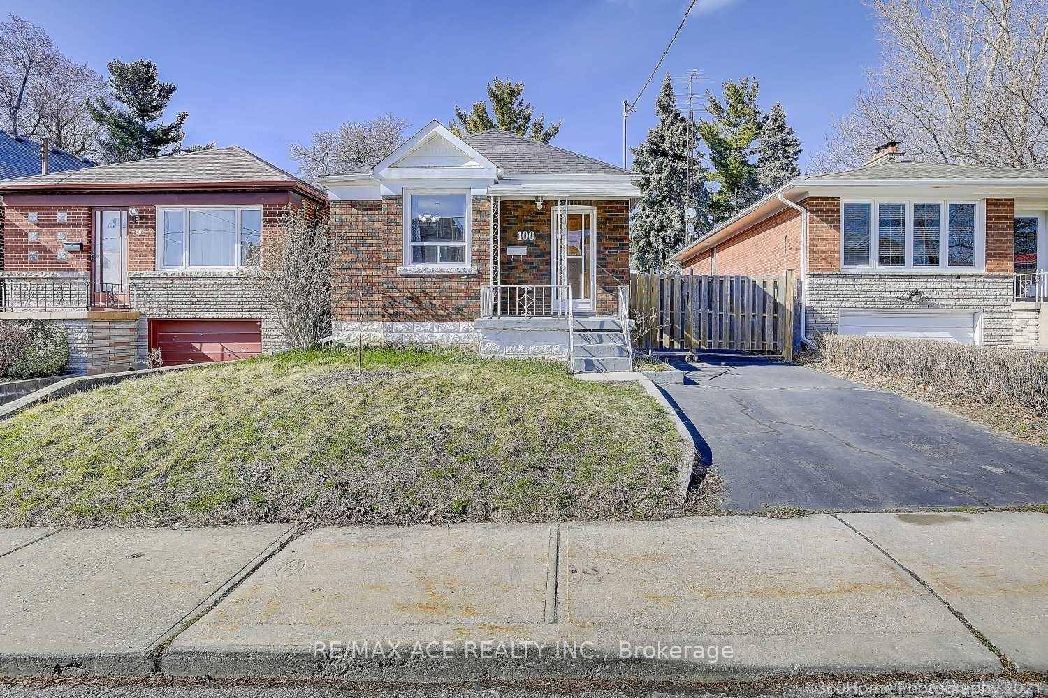 Fabulous Bungalow Surrounded By Sprawling Gardens On A Super Lot, Move In amp ; Enjoy The Sun Soaked Main Flr, Traditionally Laid Out W Original Touches amp ; Hardwood Flooring ...