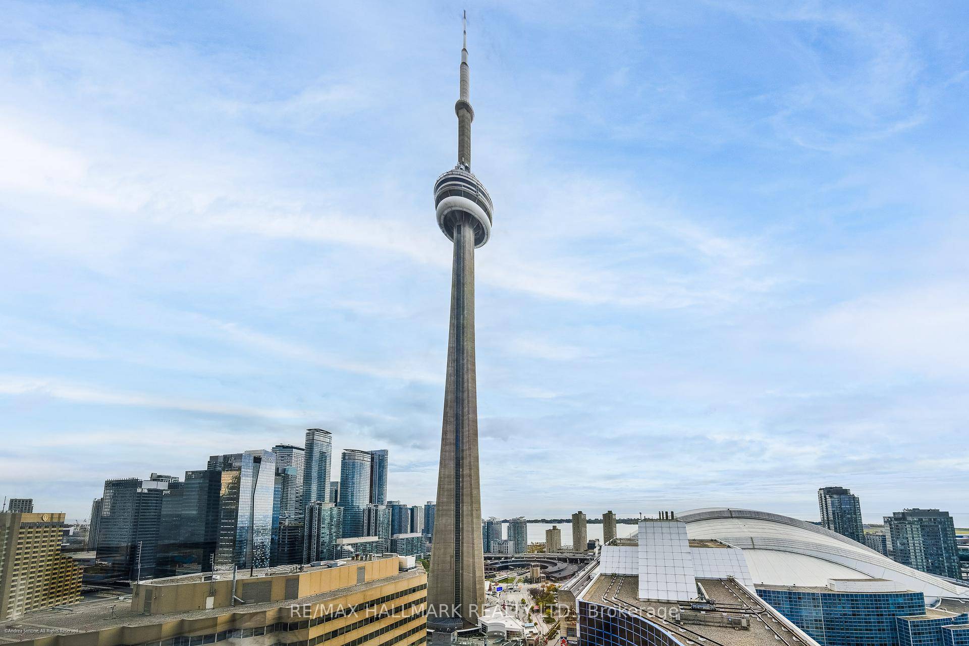 Executive Fully Furnished amp ; Equipped Suite, High Floor South West Corner Unit With A Quintessential Toronto View Of CN Tower, Roger's Centre amp ; Downtown West.
