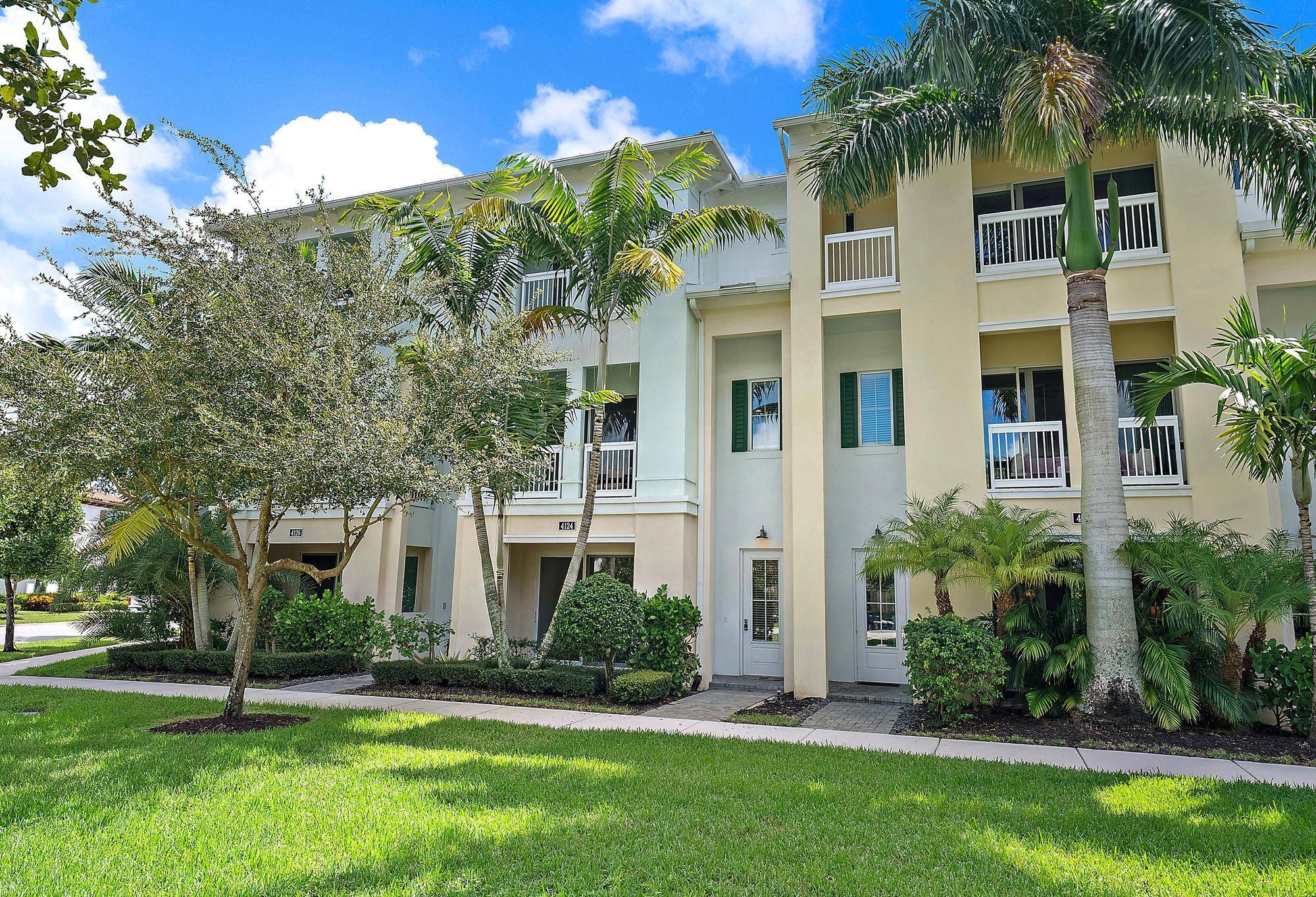 Beautiful Largest Townhouse in Alton Offering 2750 Living Sq ft.