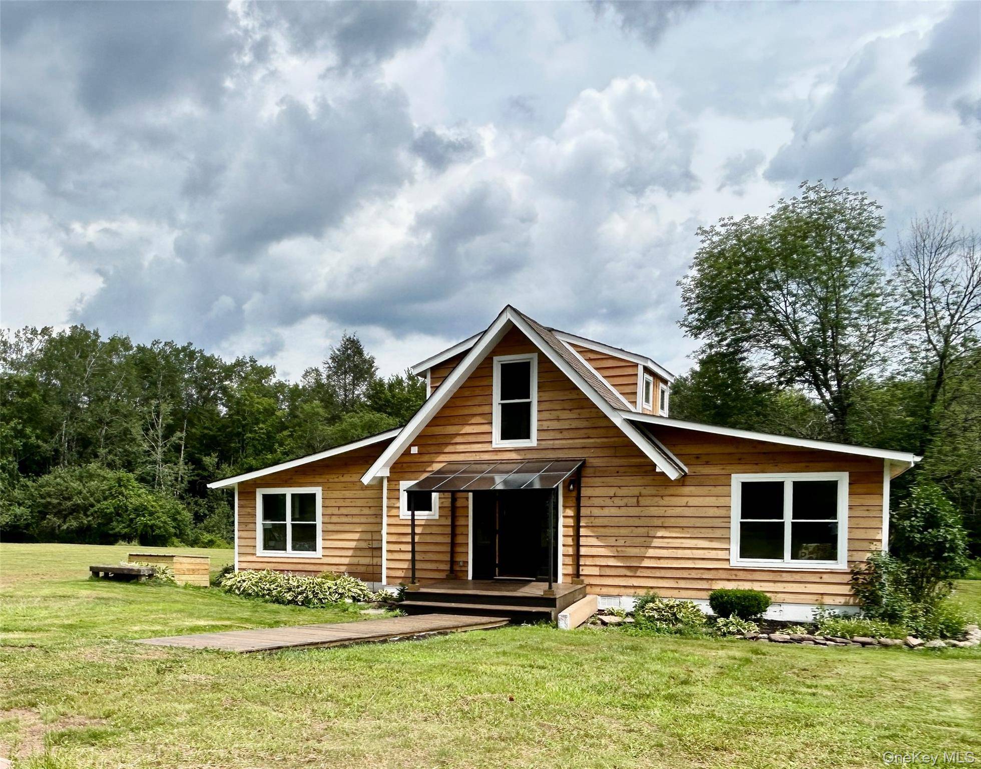 Welcome to your peaceful Catskills retreat !