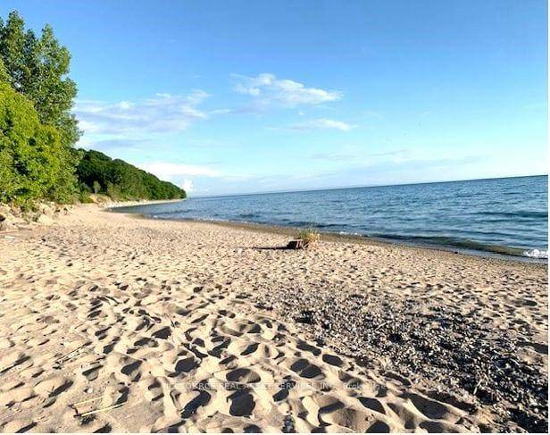 The lot is in one of the most exclusive neighbourhoods in Ontario.