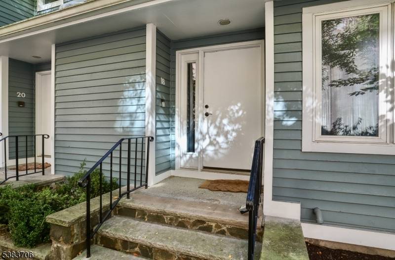 Beautiful 2 Bed, 2. 5 Bath Townhouse in CliftonEnjoy skyline views from this multi level townhouse featuring hardwood floors, an updated kitchen with stainless steel appliances, granite countertops, and a ...