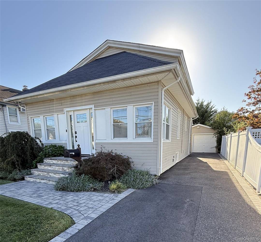 Beautifully Renovated Home in the Heart of East Islip !