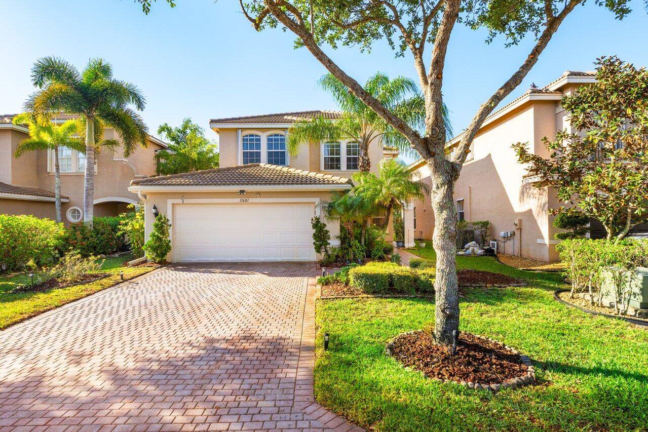 Beautiful 5 Bedroom Lakefront Home in Canyon Springs.