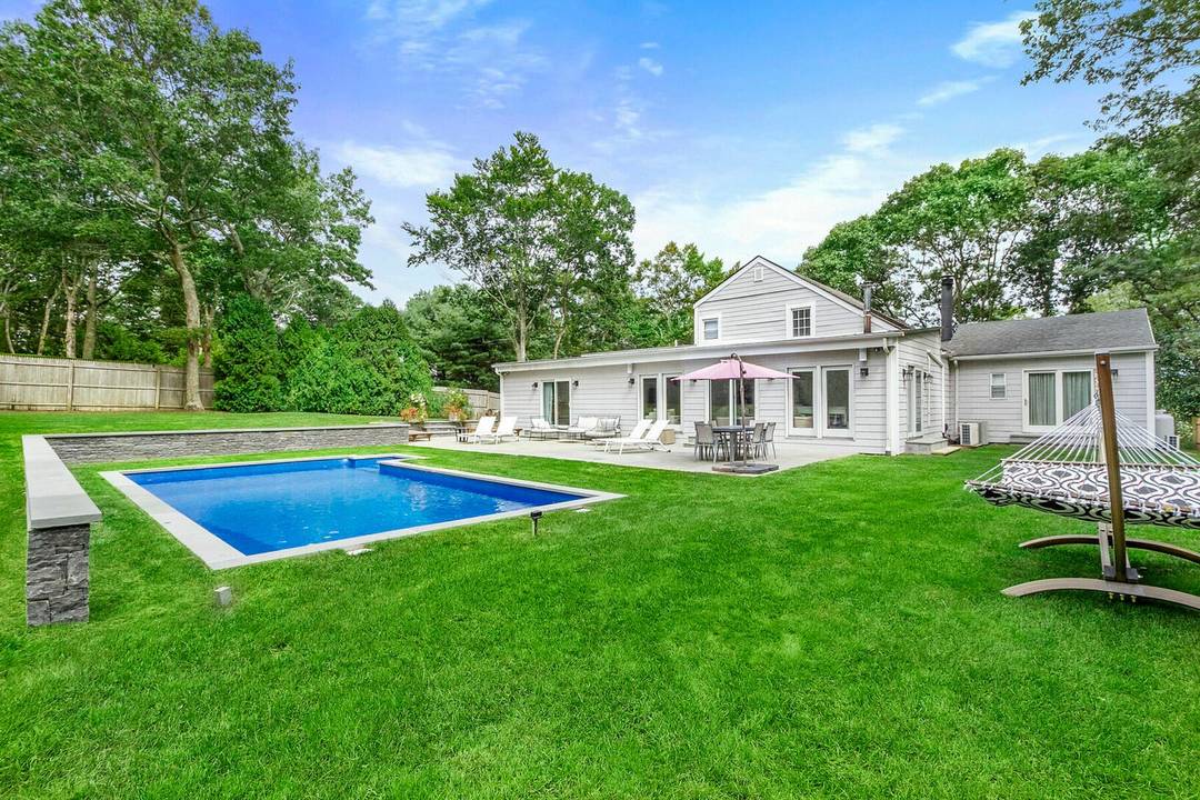 Renovated Home Close to Southampton Village & Ocean Beaches!