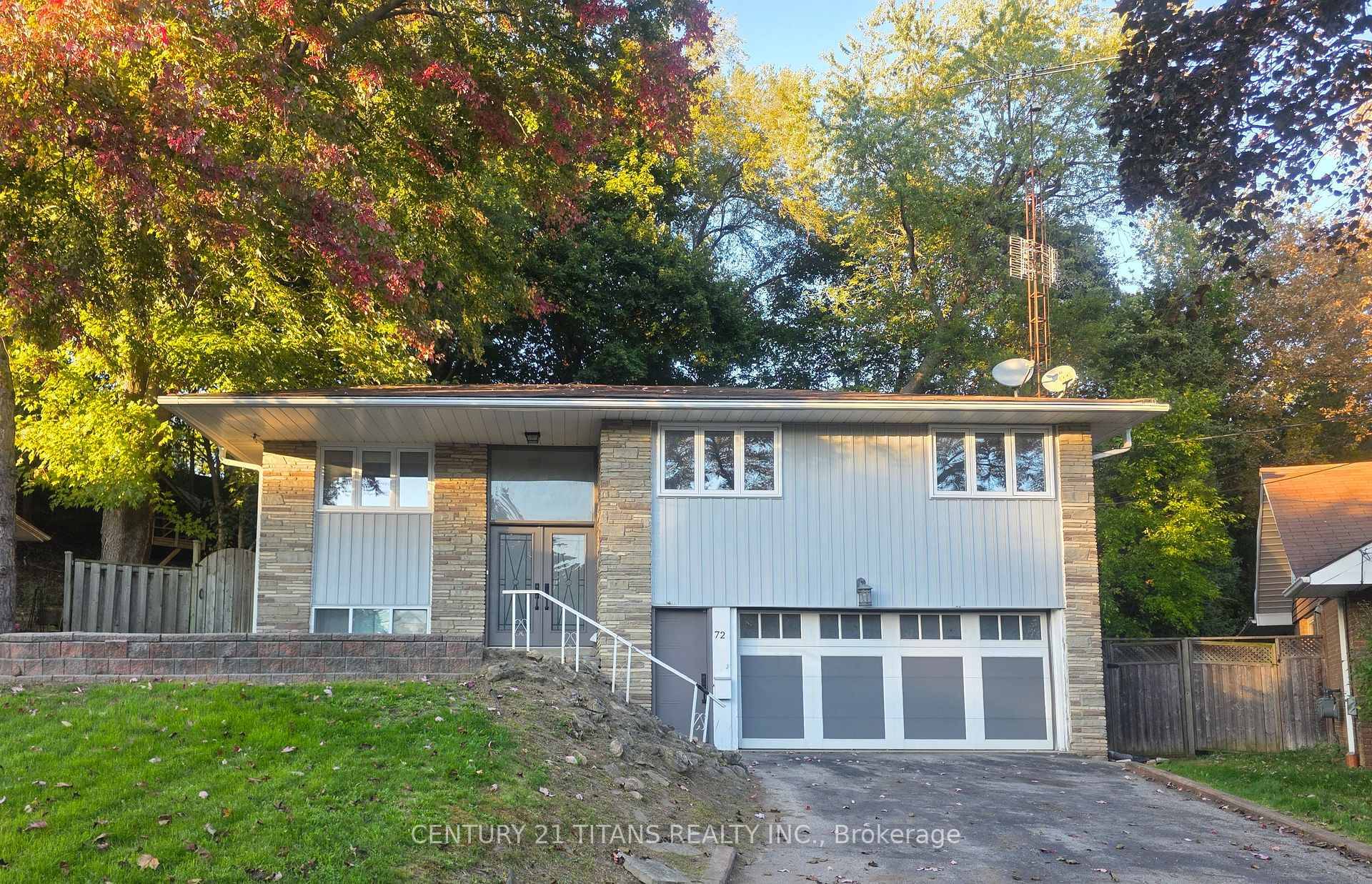 Stunning xtra large Bungalow with Walkout Basement Apartment amp ; Forested Backyard !