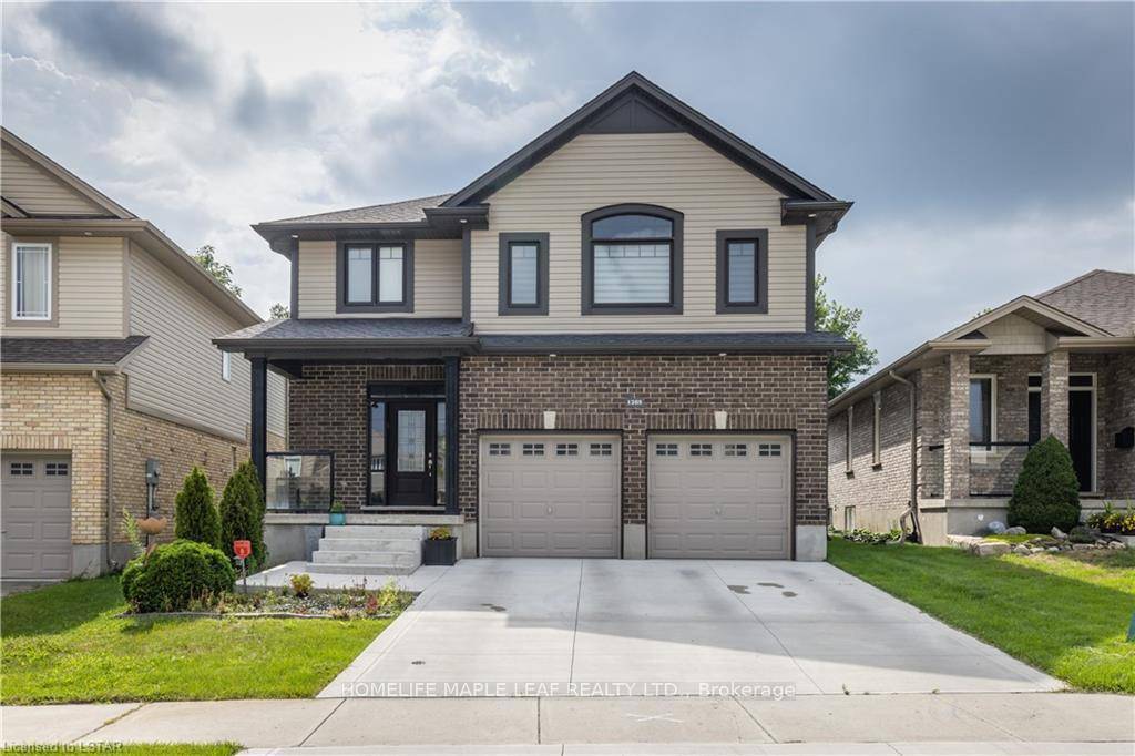 Upgraded 4 Bedroom Detached Home in Prestigious Oakridge Crossing Nearly 3, 000 Sq.