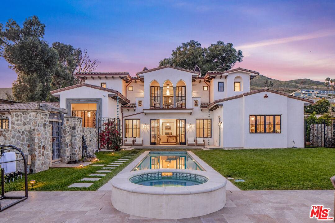 29943   Harvester Rd 4BR Malibu La