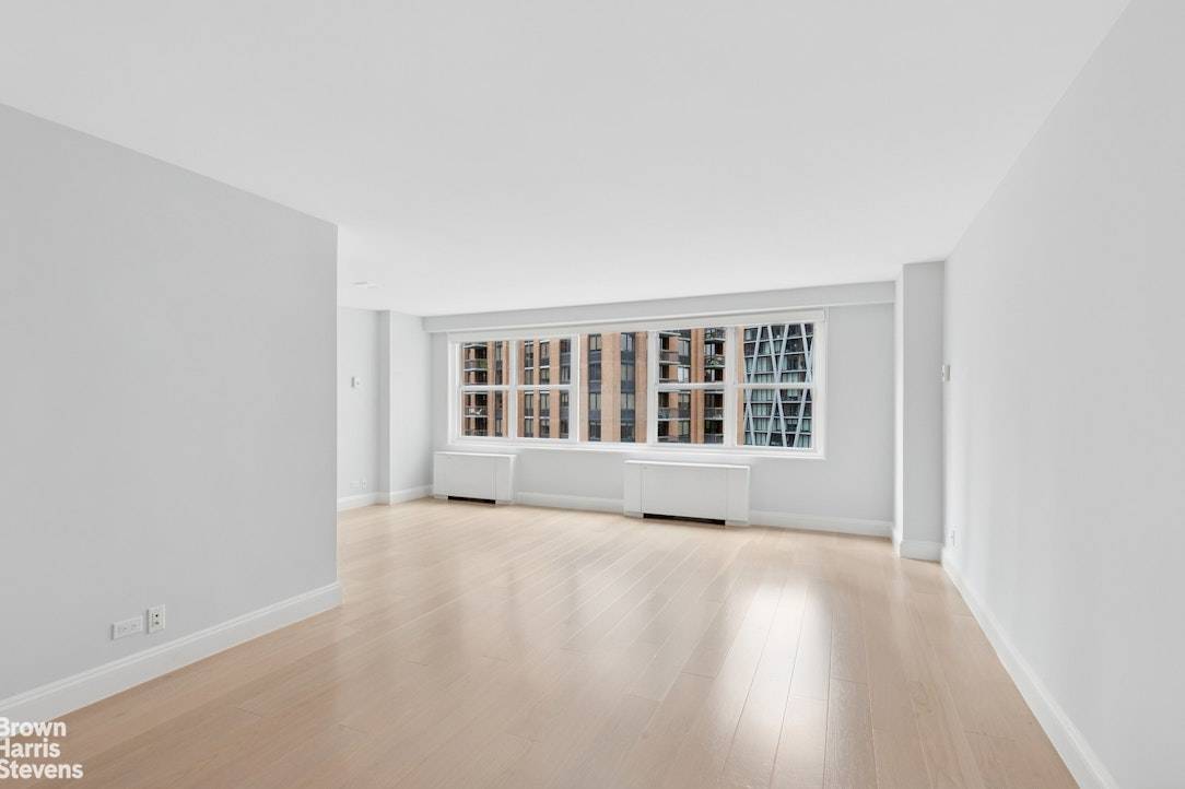 Newly Renovated Convertible 2BR with Sun Filled Southwest Views Full Service Building One of the best convertible two bedroom layouts in the building this high floor, sun drenched residence combines ...