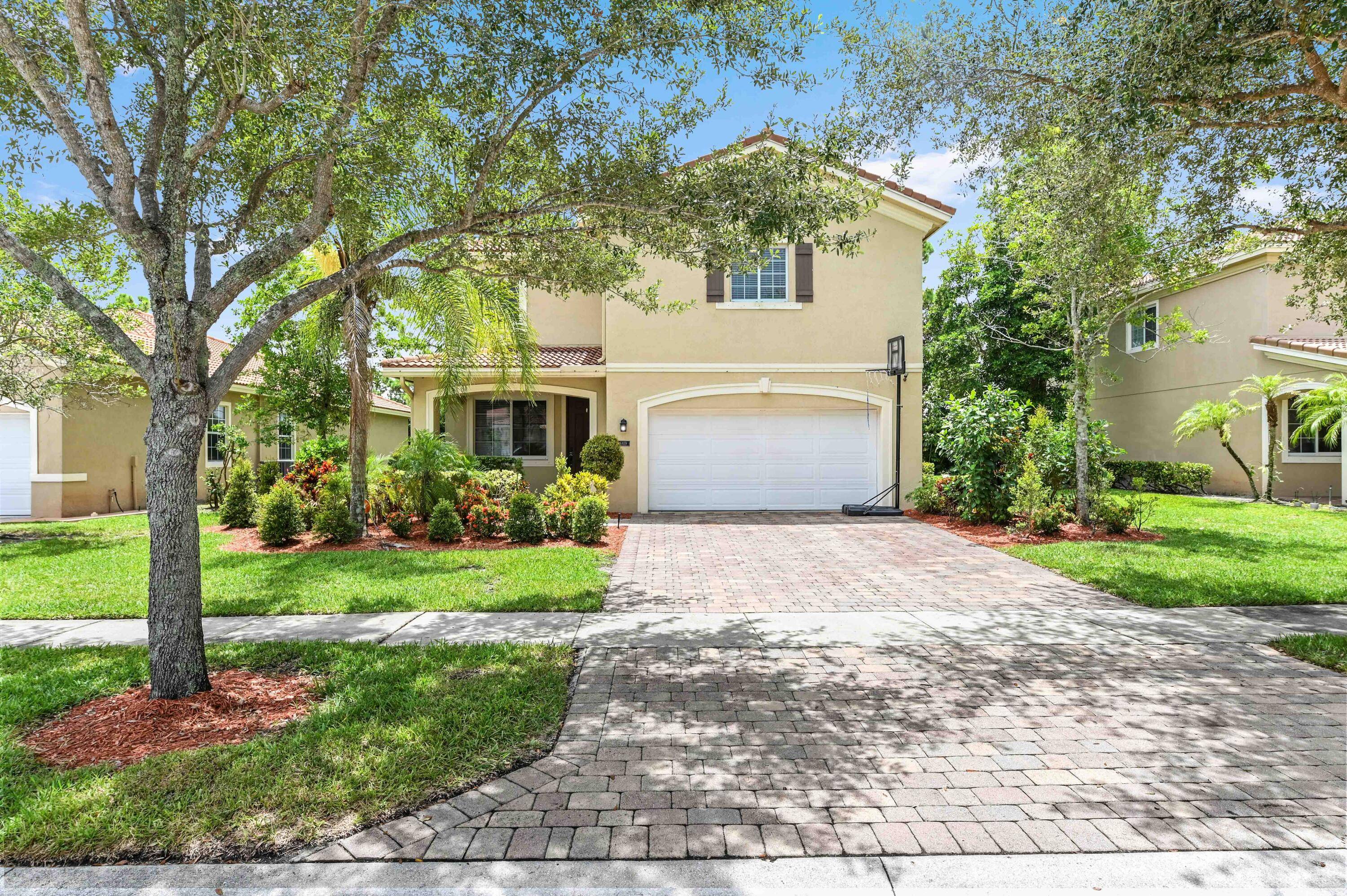Welcome to Sagewood ! This spacious 2 story home offers 2, 240 sq.