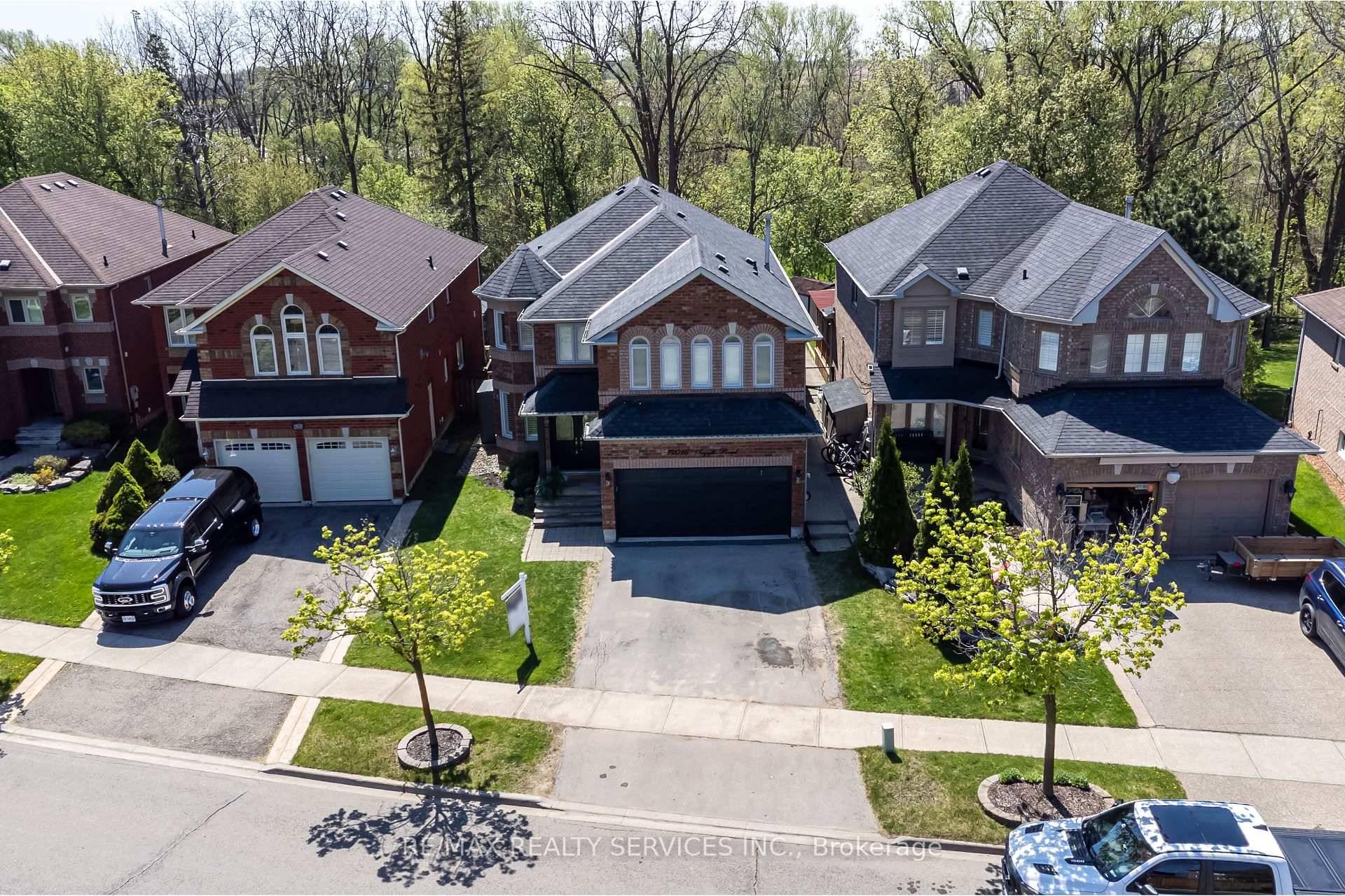 Welcome to 14016 Argyll Rd, Located in the Sought After Neighborhood of Georgetown South !