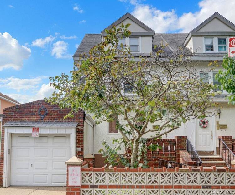 Welcome to this charming duplex in the heart of Bensonhurst !