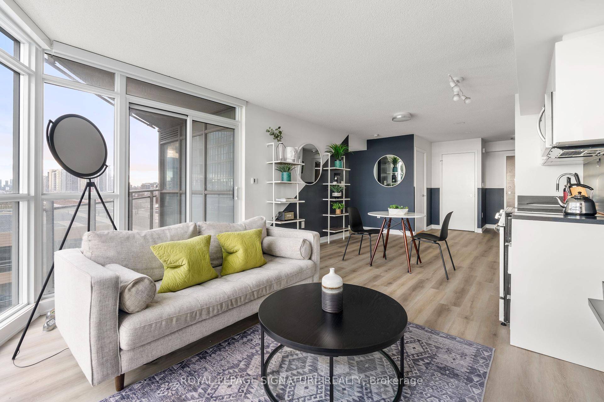 Experience downtown Toronto living at its finest with this immaculately designed and spacious 2 bedroom apartment in the heart of King West.