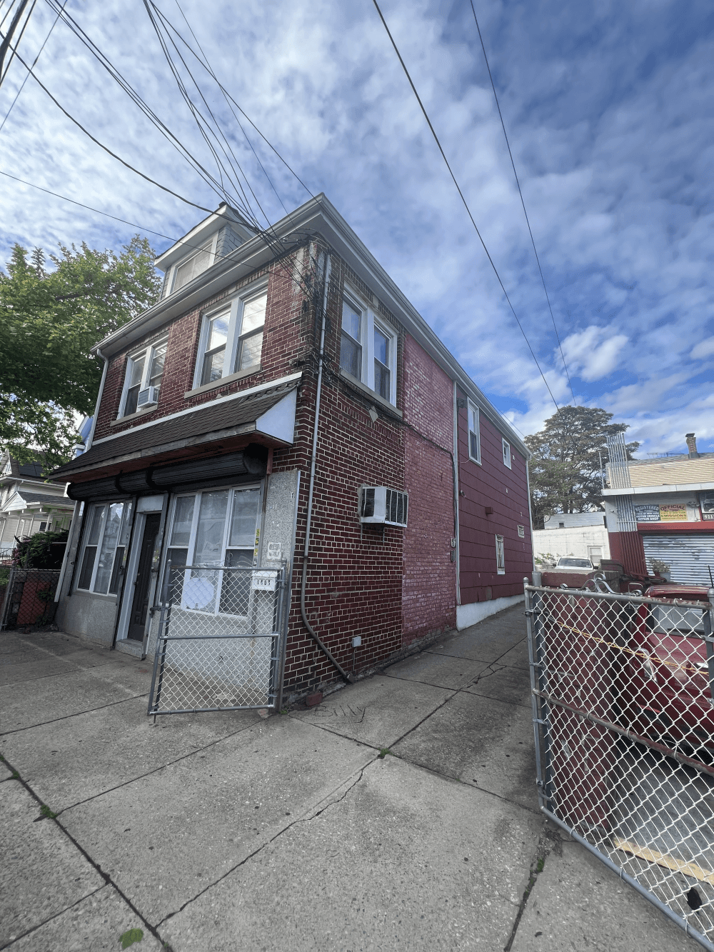Brooklyn Canarsie BRP Exclusive coming soon Detached legal ONE family Owner has recent C of O was 1 family plus store prior converted to huge 5 bedrooms duplex with huge ...