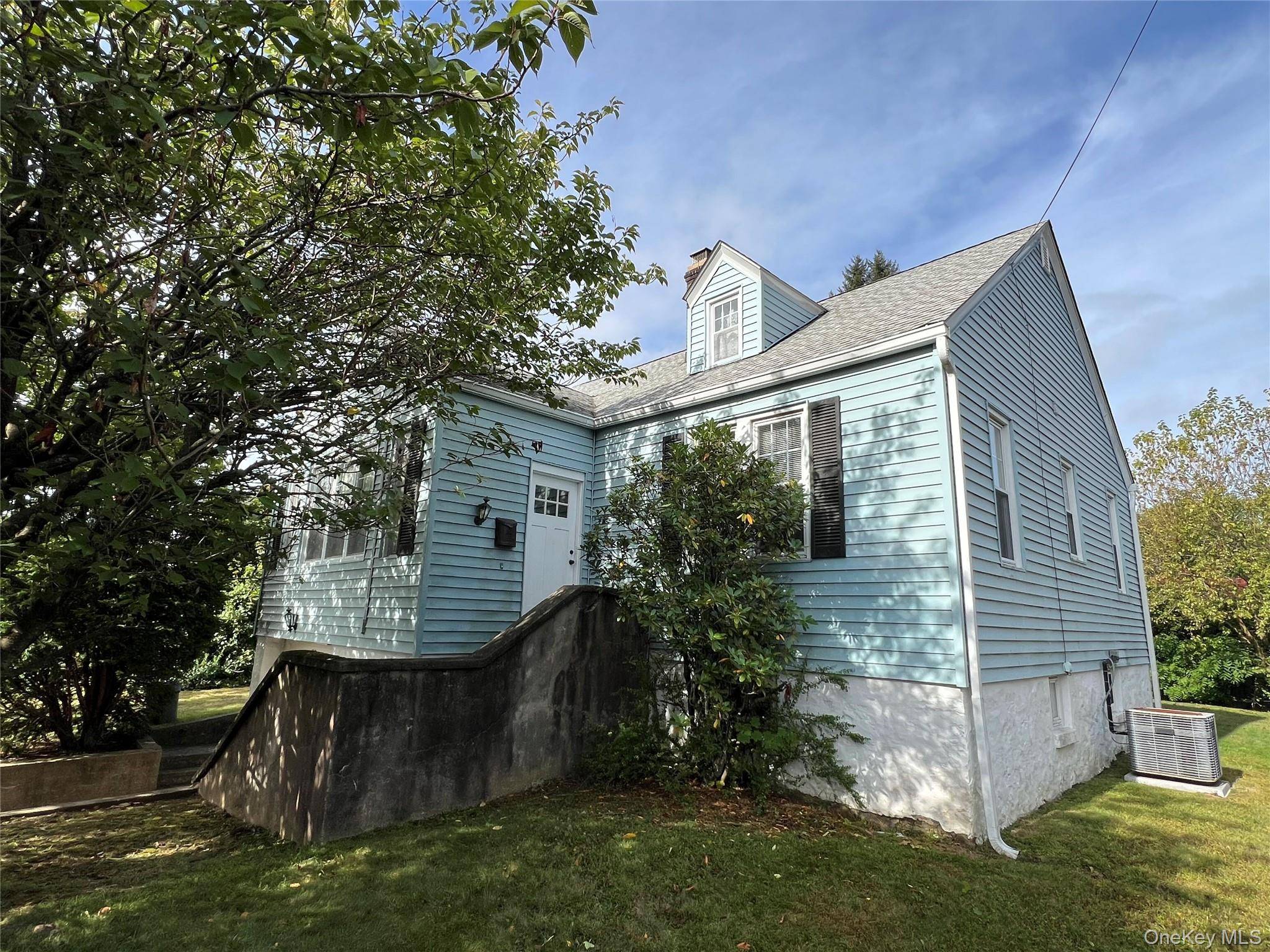Full Single Family House for Rent !