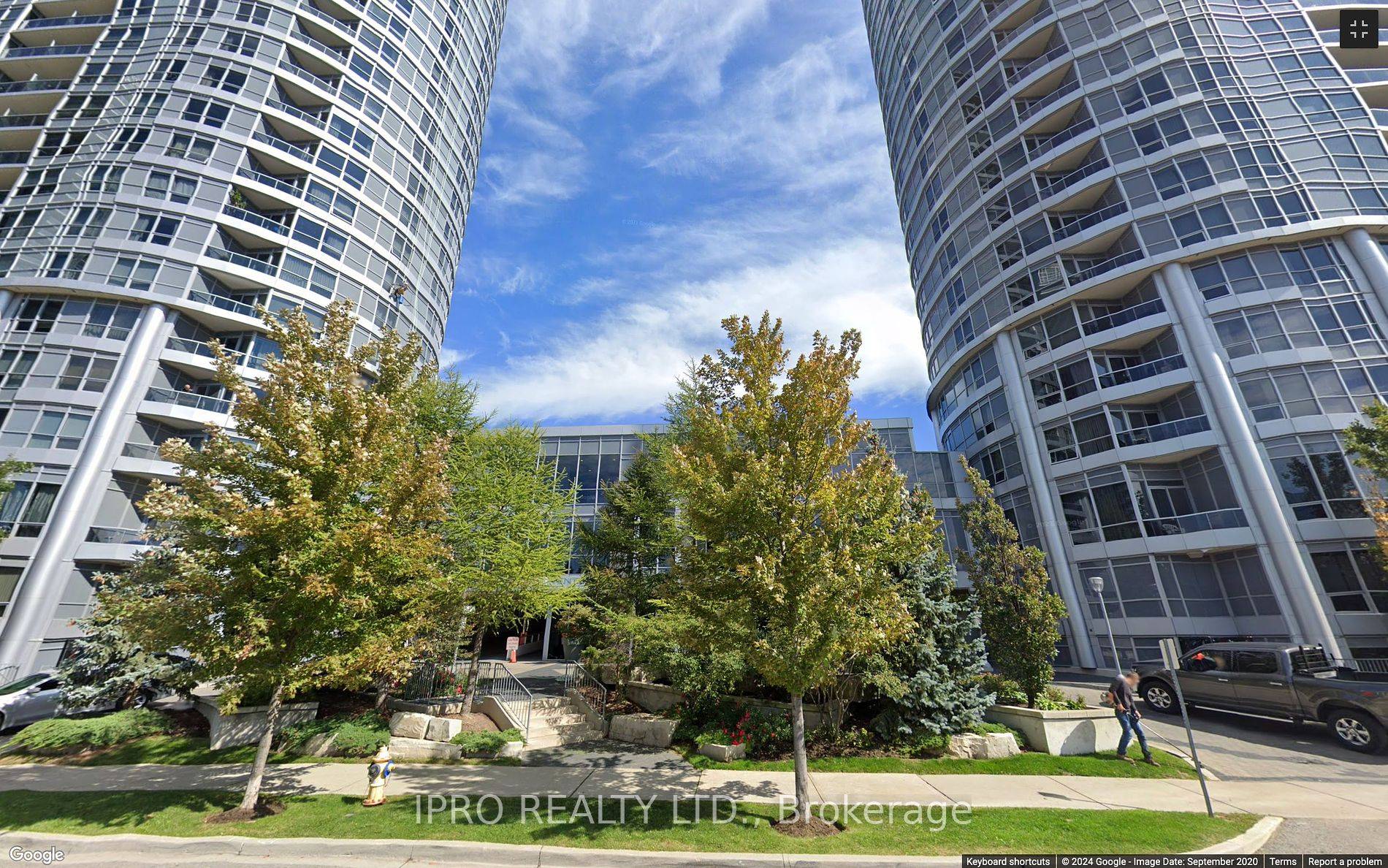 Luxury Condo Open Concept Residence Ventus 1 In Tridel Master Planned 17 Acre Metro Gate Community.