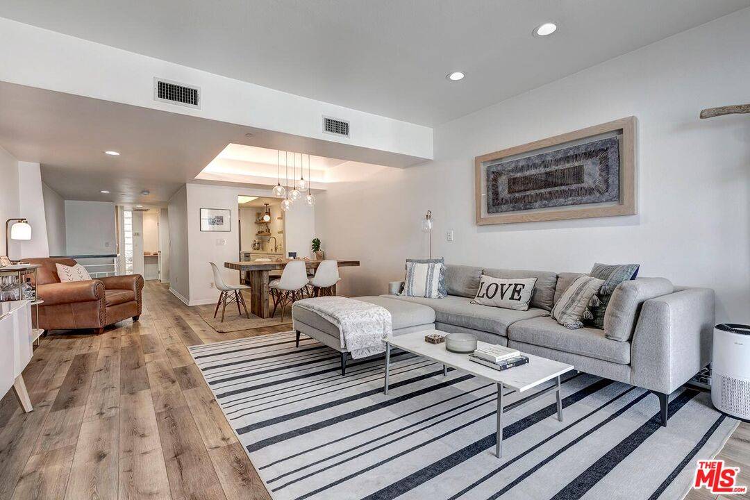 171  N Church Ln 2BR Brentwood La
