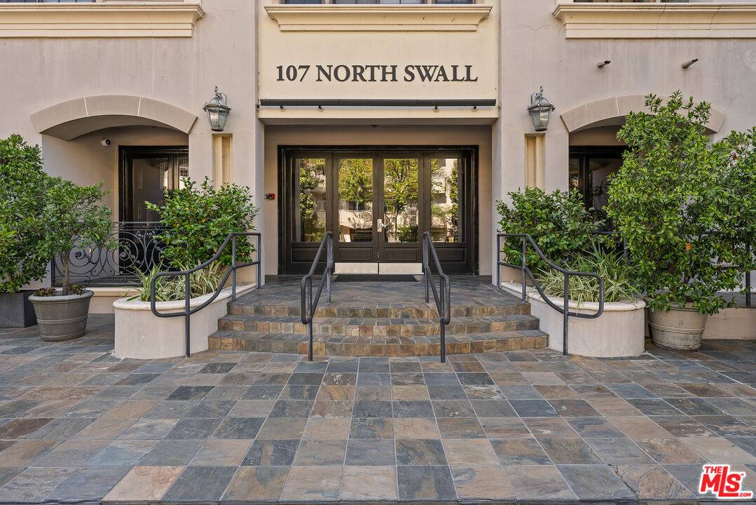 107  N Swall Dr 2BR Beverly Grove La
