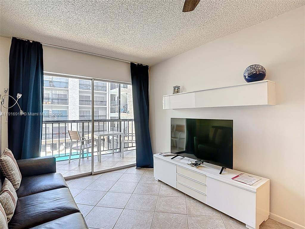 Spacious 2BD 2BA Condo with Pool View amp ; Investment Potential Rent Right Away !