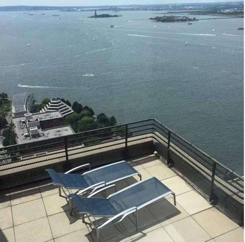 LUXURY N NEWLY RENOVATED 3 BEDS 2.