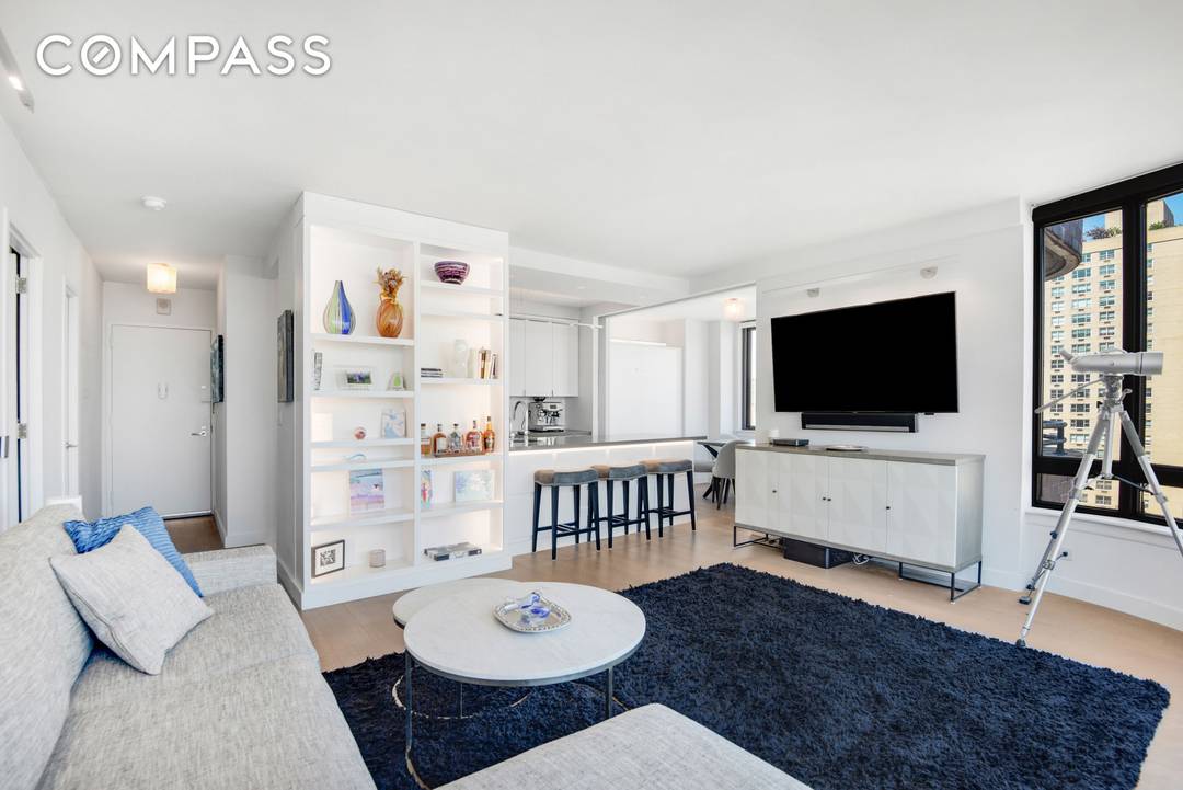 EXPANSIVE RIVER VIEWS ! !