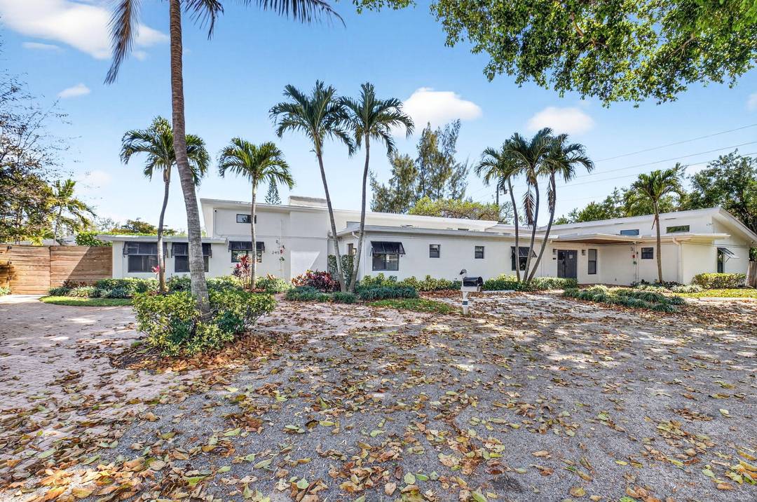 Exceptional One Story Home in Delray Beach.