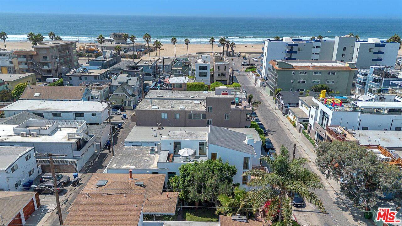 34  S Venice Blvd 2BR Marina Del Rey La