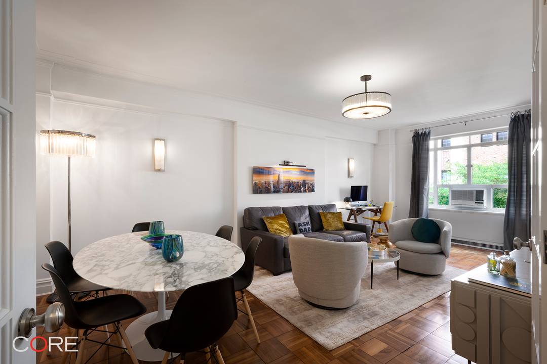 Live elegantly in this newly renovated two bedroom, two bathroom condominium residence with generous proportions and ample space.