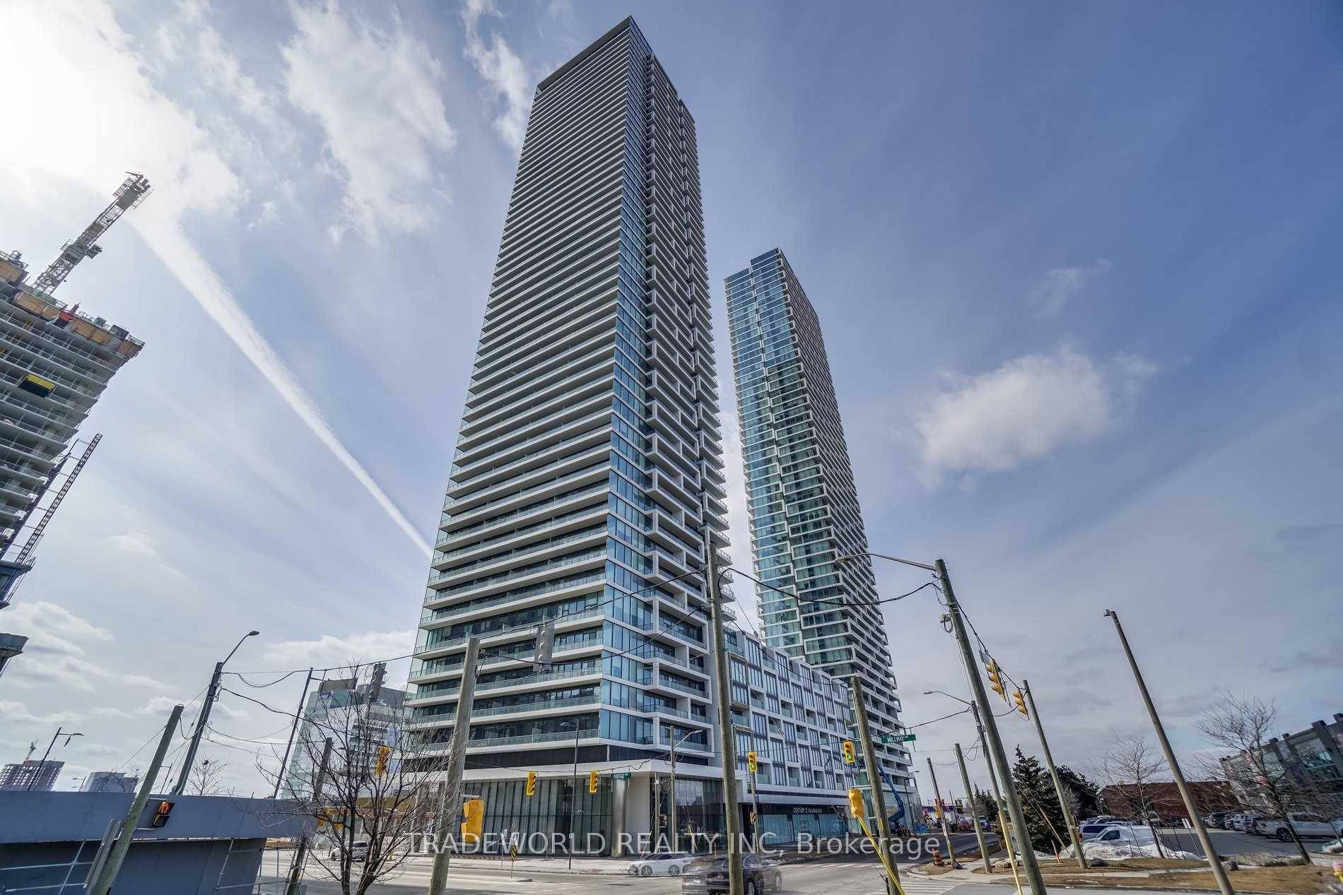 Excellent Layout 2 Br amp ; 2 Bath Corner Unit In Transit City 3, East Tower, 699 Sq.
