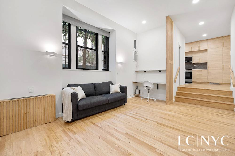 BRAND NEW, BEAUTIFULLY RENOVATED STUDIO !