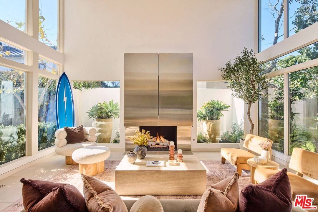 23515   Malibu Colony Rd 5BR Malibu La
