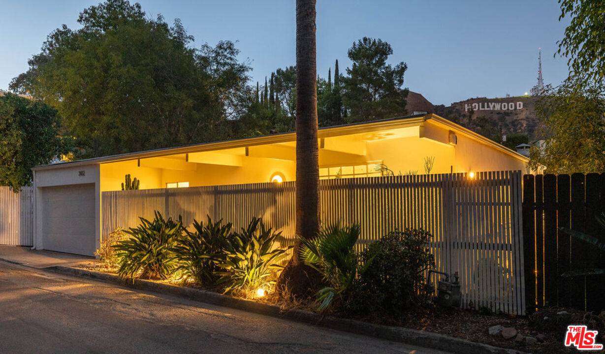 3102   Durand Dr 3BR Hollywood Hills East La