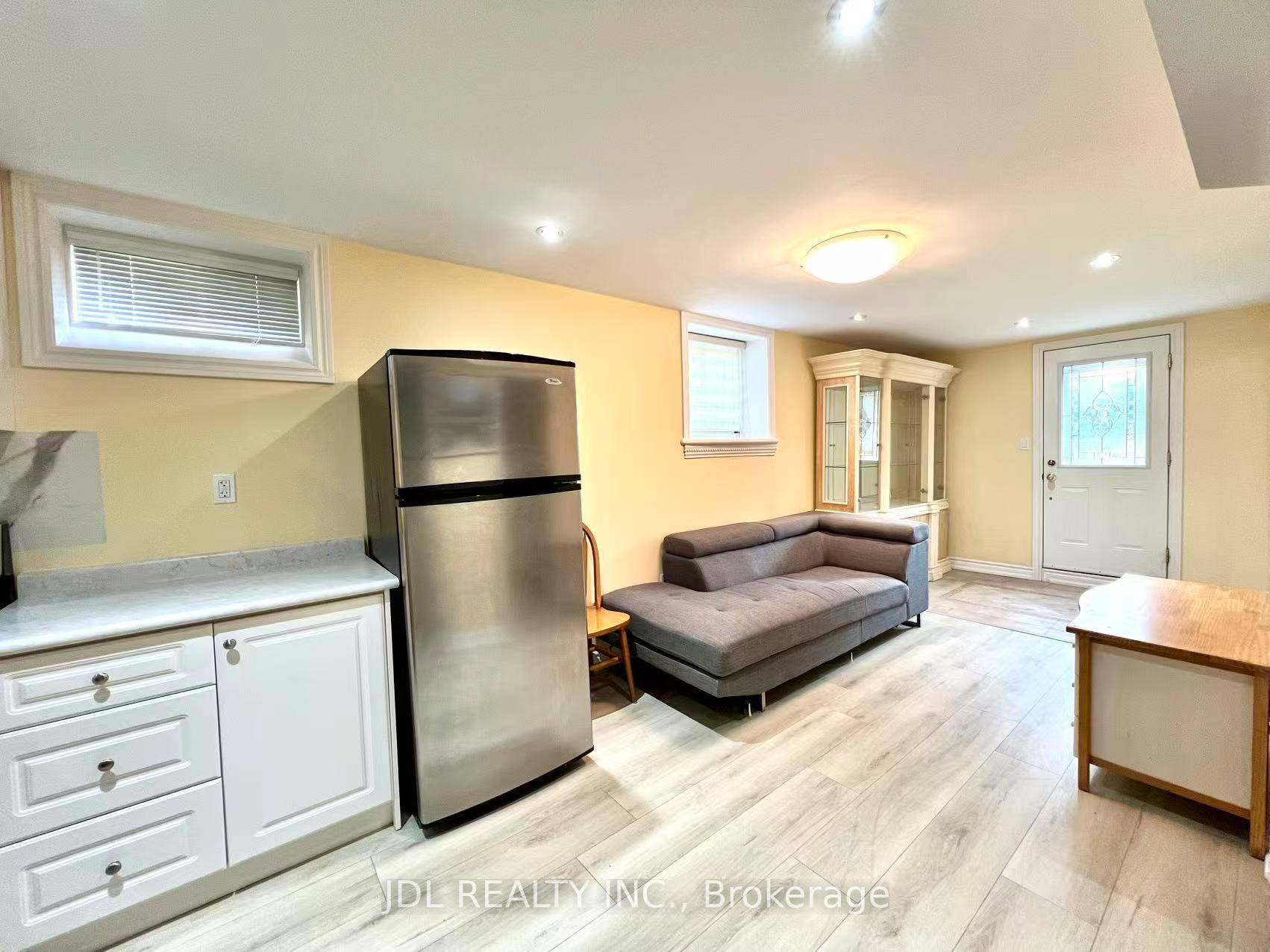 A Perfect Opportunity To Rent A Bright 2 Bedroom Basement In The Top School Area of Rough Woods.