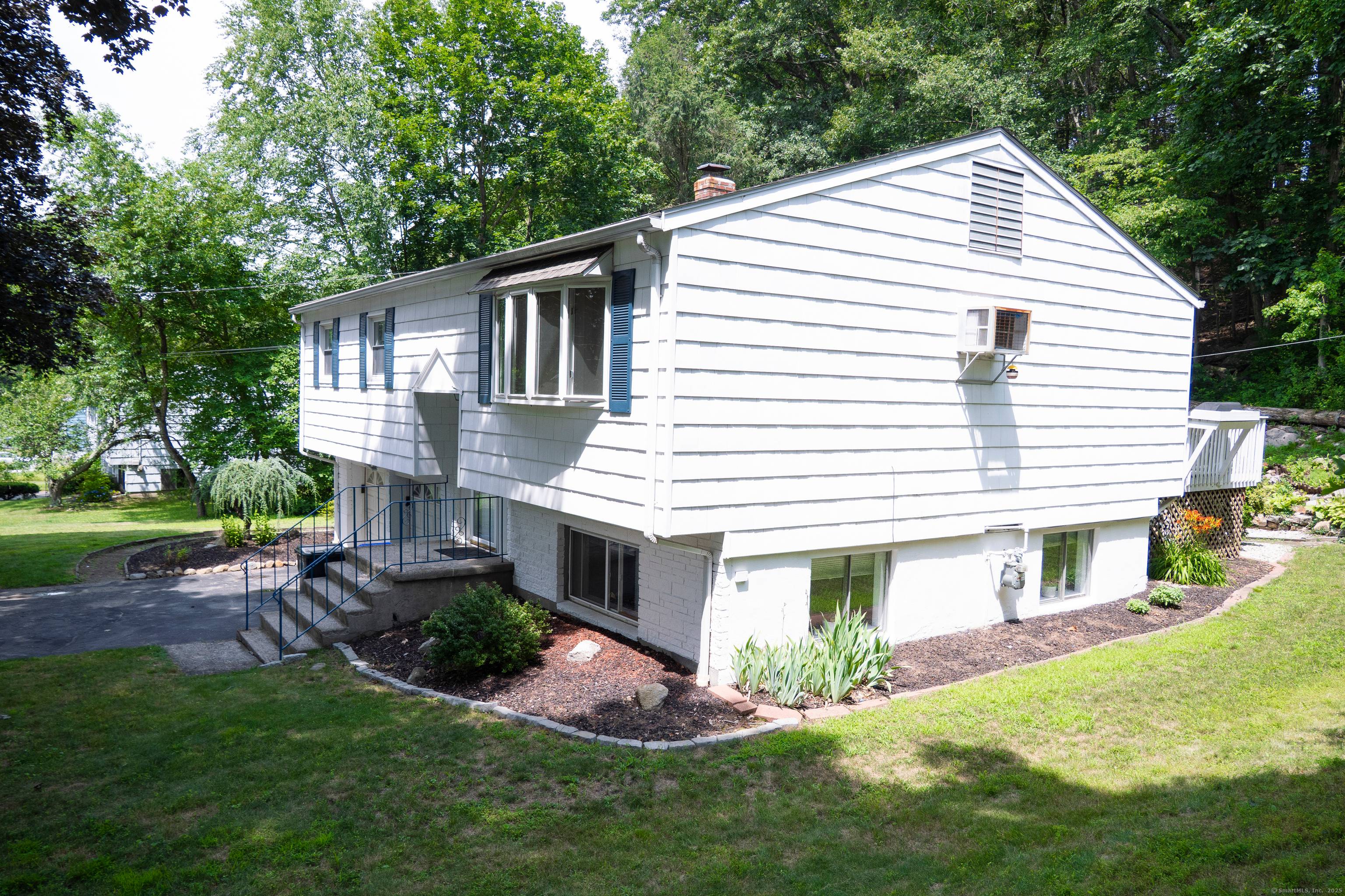 3 bedroom and 2 full bathroom raised ranch in a beautifully maintained home nestled in a quiet cul de sac in sought after Trumbull, with top rated schools Hillcrest Middle ...