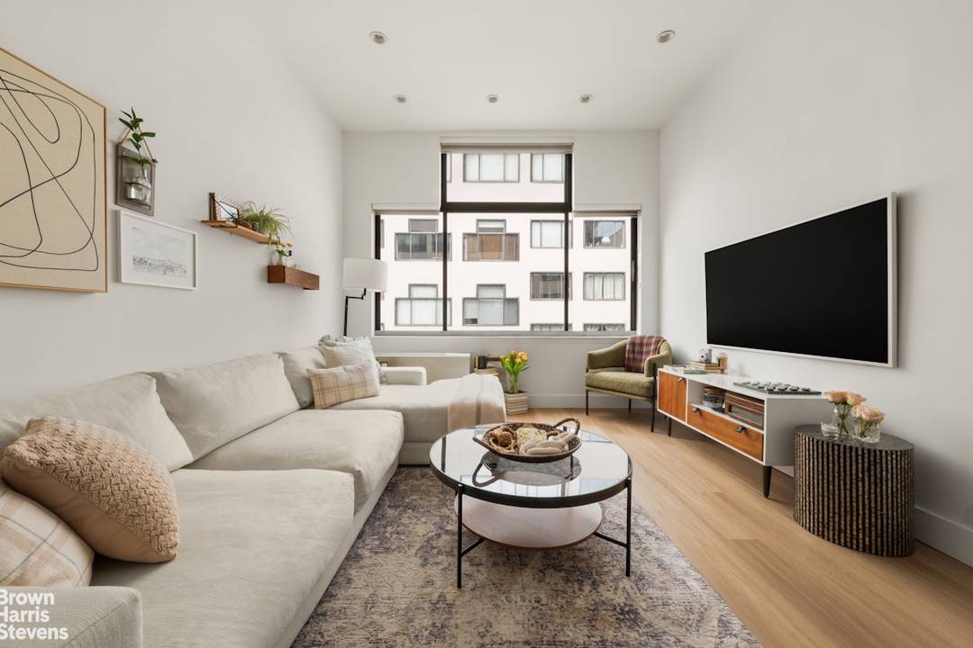 Welcome home to Apt 822, a beautifully maintained, light filled one bedroom, two bathroom triplex ideally situated in the heart of Greenwich Village.