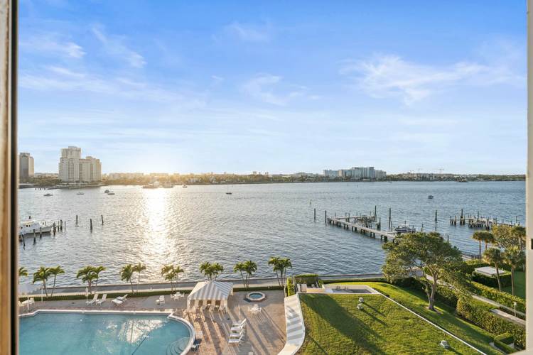 Enjoy spectacular ocean and Intracoastal water views from all rooms in this 2 Bedroom, 2 Bath condo on the 6th floor.
