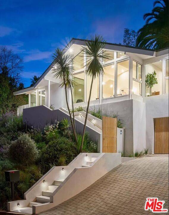 2221 Bowmont Dr 3.0 Beverly Hills Post Office | B.H.P.O. LA