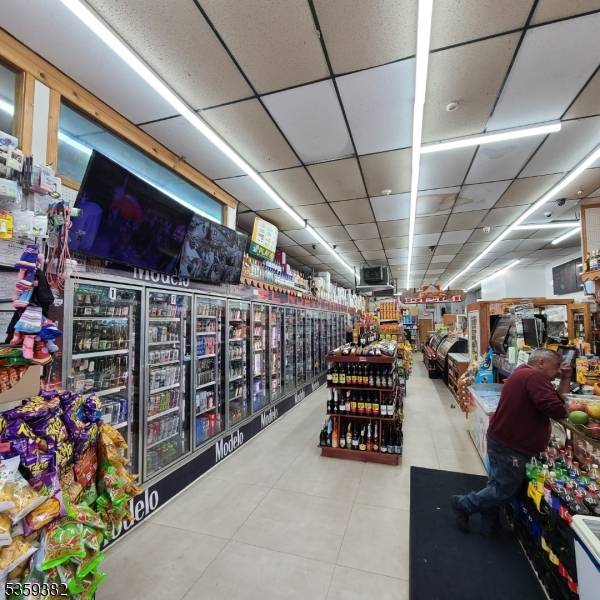 Great Investment Oportunity in the Progressive Forest Hills Section of Newark NJ.