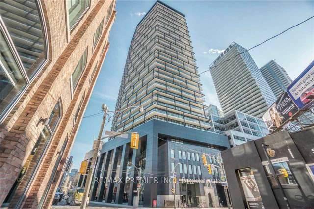 Welcome To Tableau Condos This Bright And Functional 1 1 Bedroom Suite Sits High On The 30th Floor, Offering Uninterrupted North Facing Views Of The City Skyline.