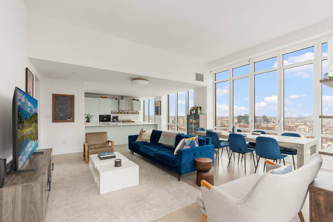 PARKING INCLUDED Penthouse 1 at 265 State Street is a 2, 421 square foot, four bedroom, three and a half bath residence at The Boerum, a premier full service condominium ...