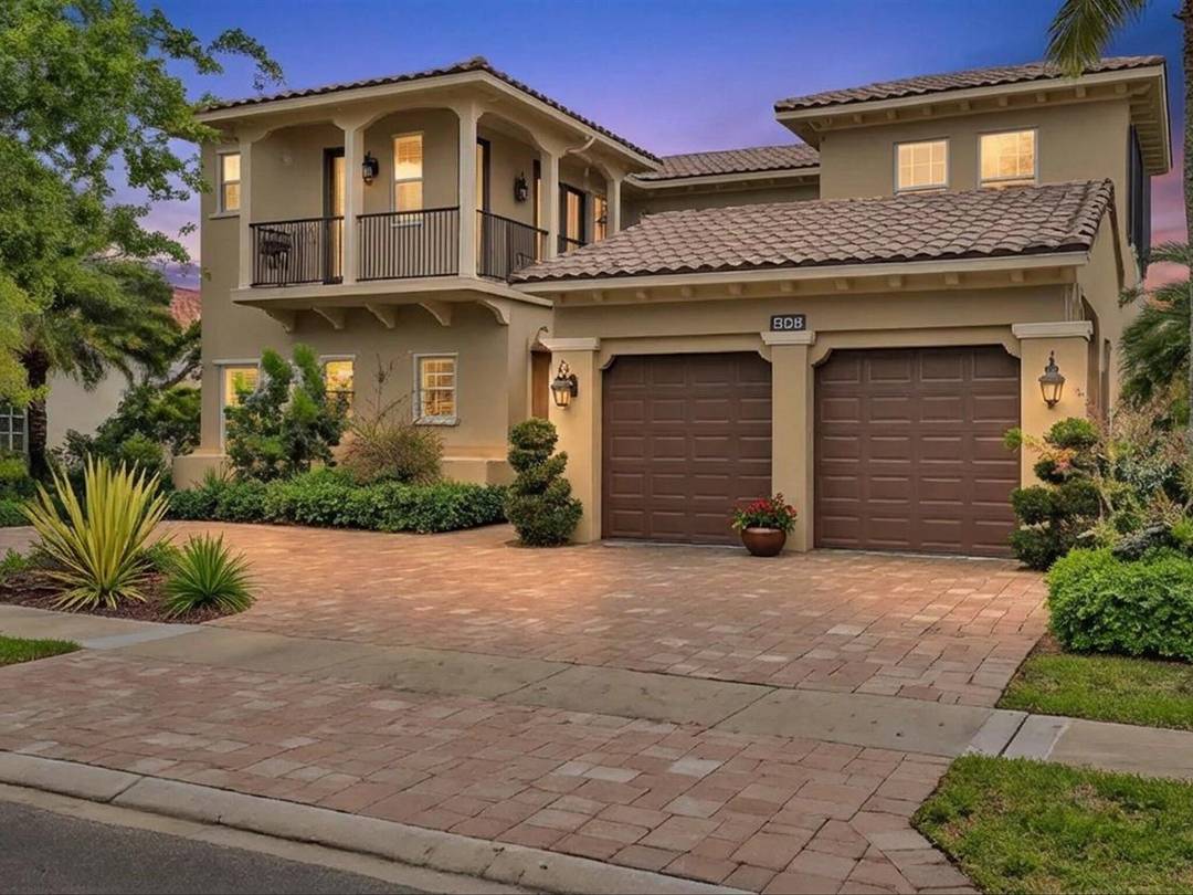 Simply stunning waterfront home located in one of Parkland's most sought after communities, known for its A rated schools and exceptional lifestyle.